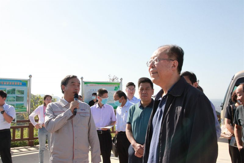 
				   
					河南省人大常委會(huì )黨組副書(shū)記、副主任馬懿一行到洛陽(yáng)黃河同力調研
				 